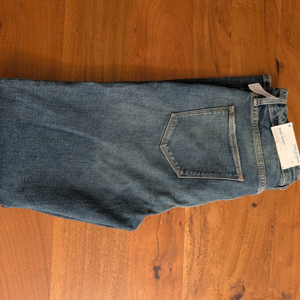 Arizona Jeans Size 6 - Mid-Rise Baby Boot - Picture 3 of 5